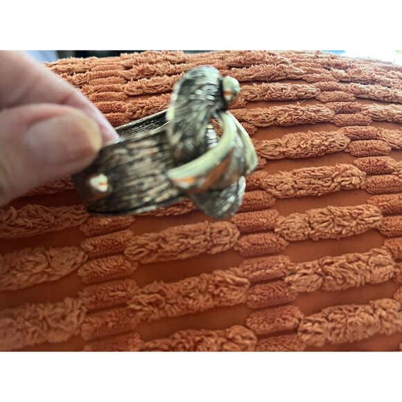 Vintage SELINI signed Etched Gold tone Clamper Hinged Adjustable Bracelet 1960’s - Picture 10 of 12